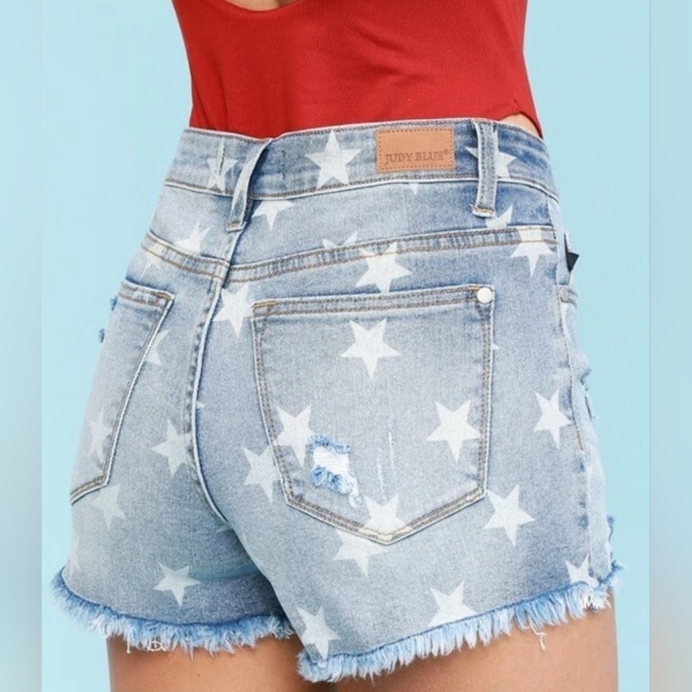 Judy Blue Star Print Distressed Light Blue Cut-Off Short Frayed Hem Size S 00/2 - Picture 2 of 10